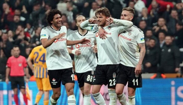 Adem Ljajic'den koronavirüs patlaması
