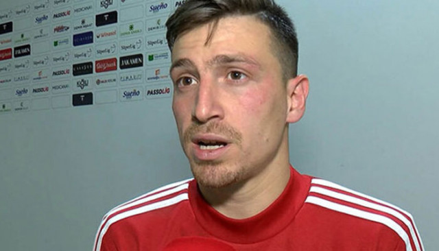 Sivasspor'un tecrübeli futbolcusu Mert Hakan Yandaş'tan TFF'ye koronavirüs tepkisi!