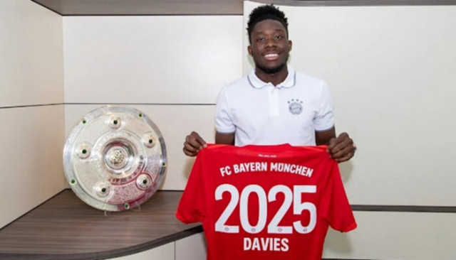 Bayern Münih, Alphonso Davies'in sözleşmesini uzattı