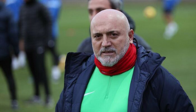 Yeni Malatyaspor Teknik Direktörü Hikmet Karaman: Futbol resmi göremiyorum