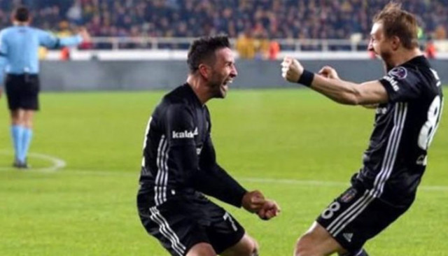 Beşiktaşlı futbolcu Gökhan Gönül, Fenerbahçe'ye geri dönüyor