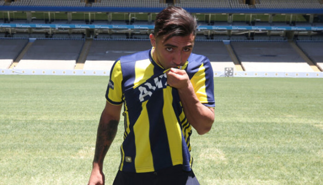 Fenerbahçe, Allahyar Sayyadmanesh ayrılacak iddialarını yalandı