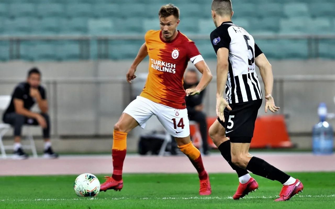 Galatasaray, Türkiye tarihine geçti