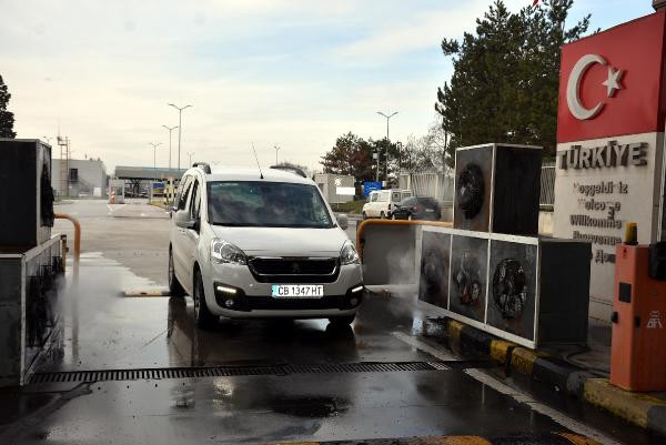 Bulgaristan'a girişlerde PCR testi zorunlu oldu