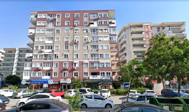 Izmir De Yikilan Apartmanda Bomba Kat Detayi Guncel