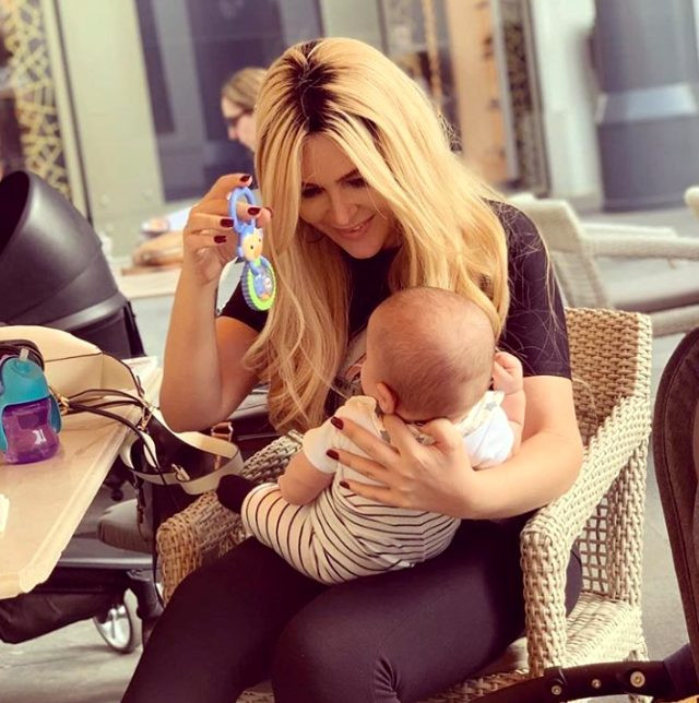 Cinsiyet Degistiren Selin Cigerci Anne Oluyor Magazin